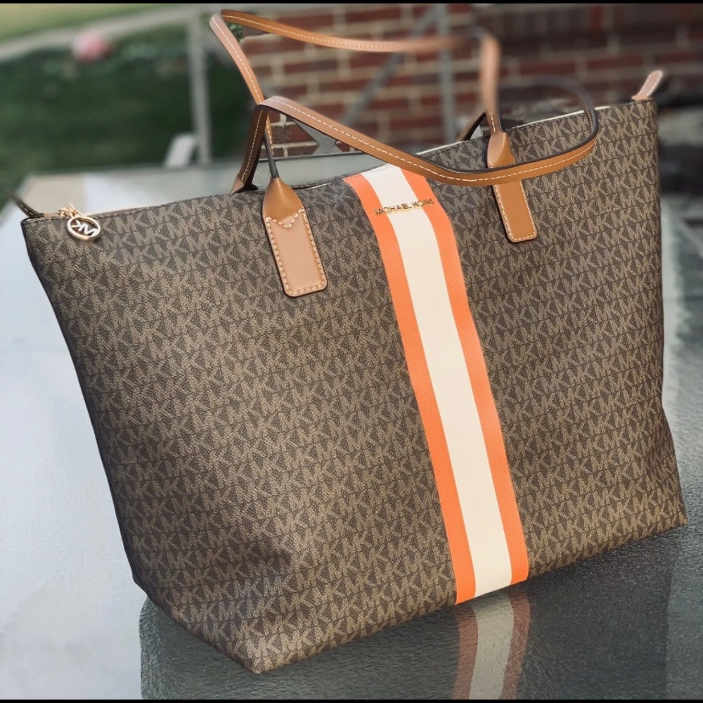 Michael Kors XL Zip top Tote Brown Tndrine